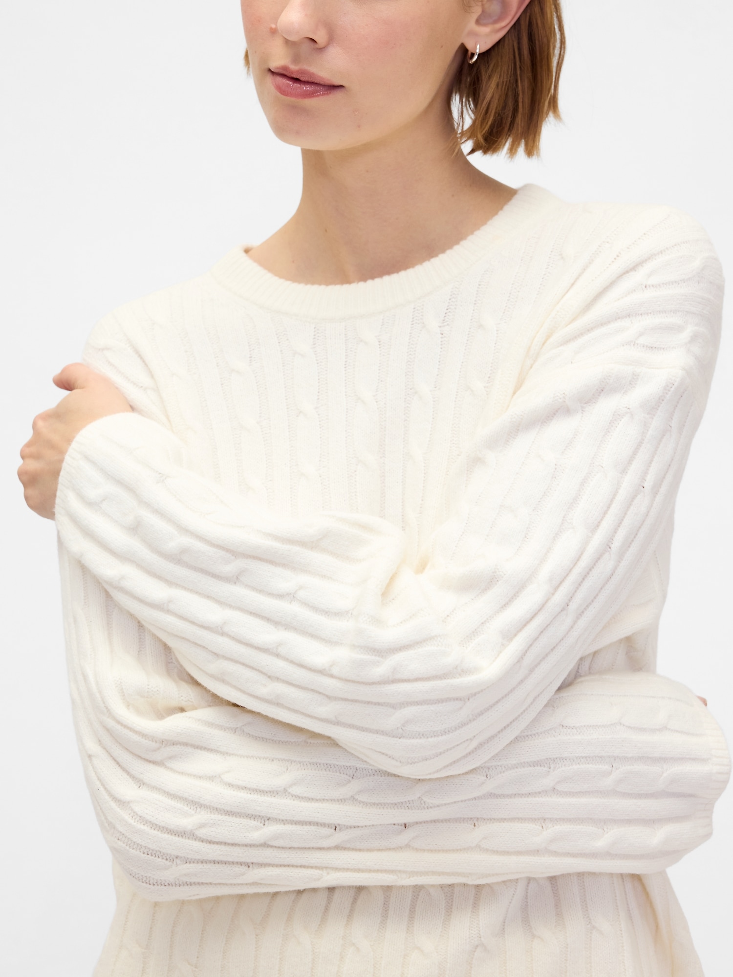 CashSoft Cable-Knit Crewneck Sweater