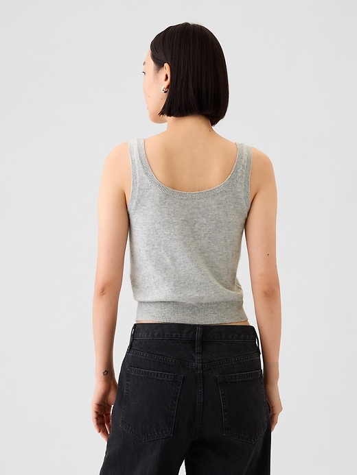 L'image numéro 2 présente Camisole courte Effet cachemire