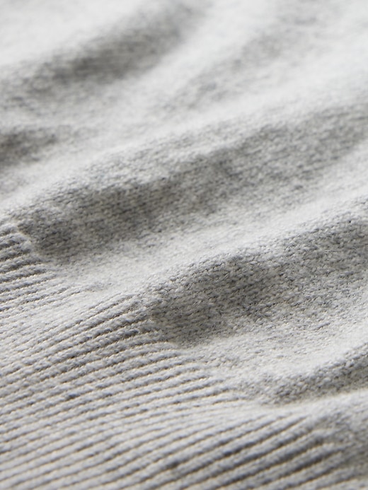 L'image numéro 4 présente Camisole courte Effet cachemire