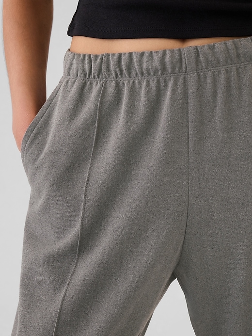 L'image numéro 8 présente Pantalon confort à jambe large à coutures décoratives