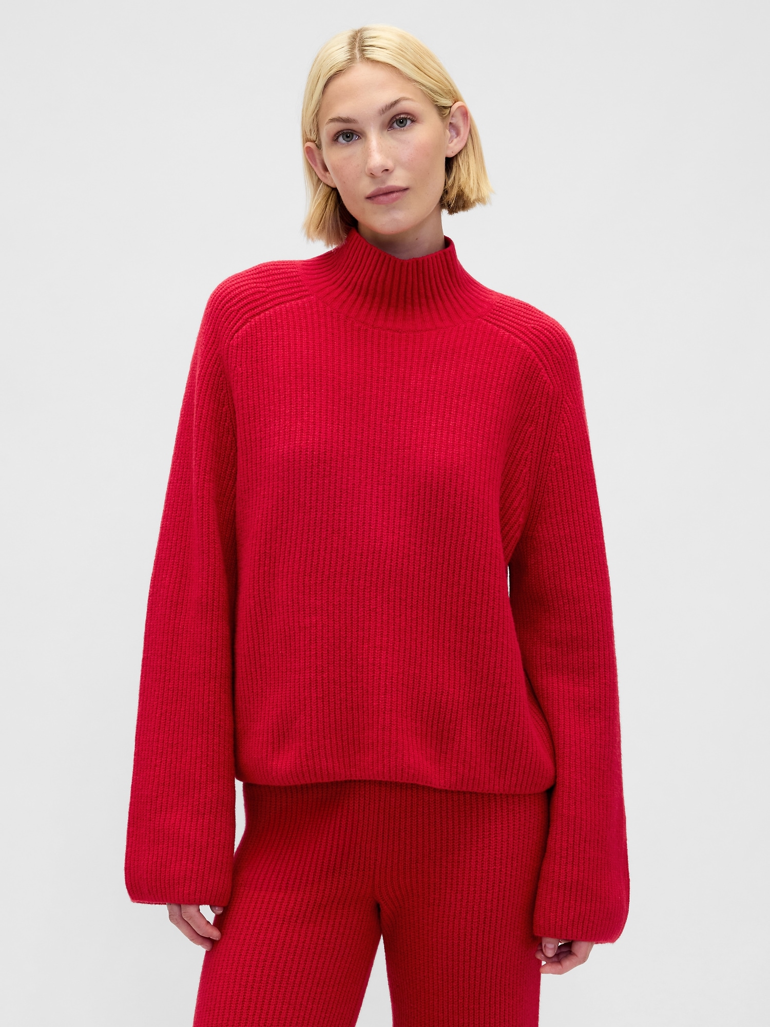 CashSoft Shaker-Stitch Turtleneck Sweater