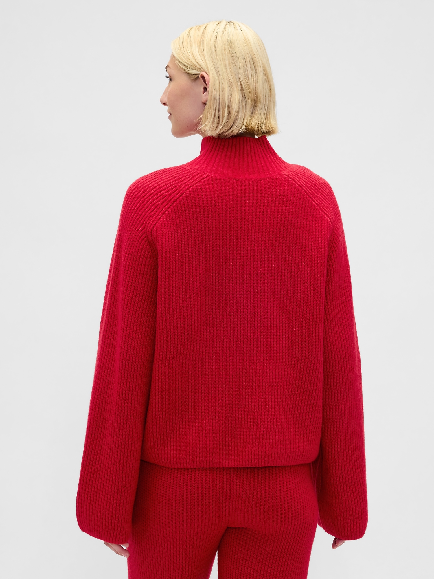 CashSoft Shaker-Stitch Turtleneck Sweater