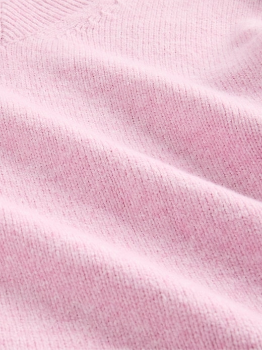 L'image numéro 4 présente Chandail surdimensionné à col en V Effet cachemire