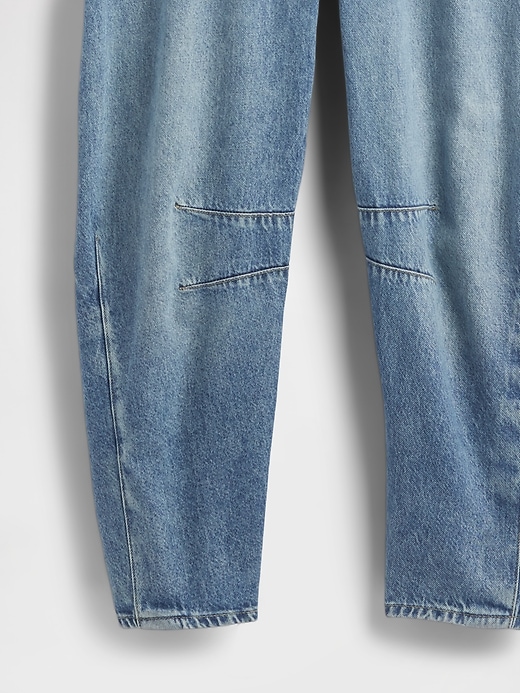 L'image numéro 4 présente Salopette ballon surdimensionné en denim Douceur suprême