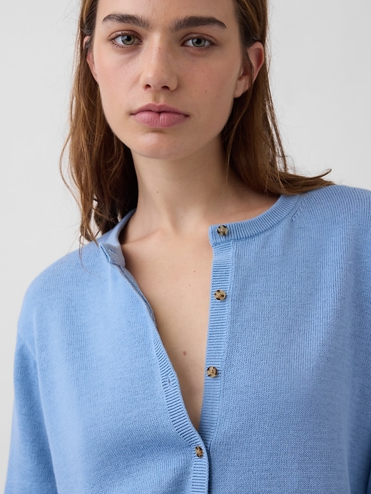 Image number 4 showing, 100% Cotton Relaxed Crop Cardigan Sweater