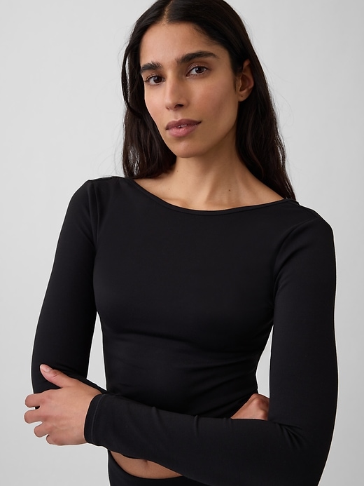 Image number 4 showing, GapFit Smooth Boatneck T-Shirt