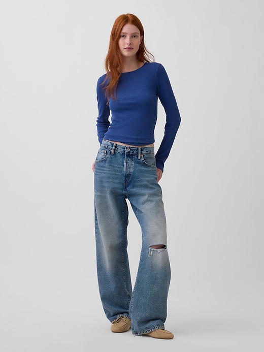 L'image numéro 2 présente T-shirt côtelé moderne