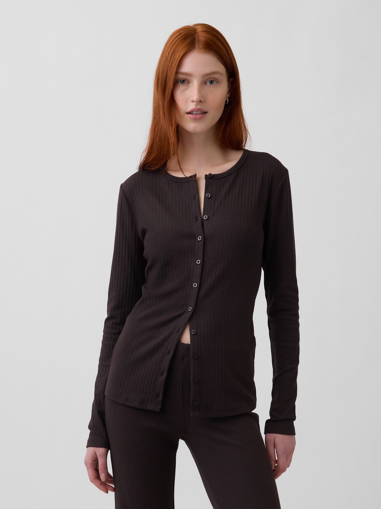 CARDIGAN MODERNE À CÔTES LARGE