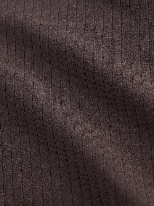 L'image numéro 4 présente Haut moderne côtelé à encolure enveloppante