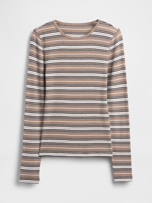 L'image numéro 5 présente T-shirt côtelé moderne