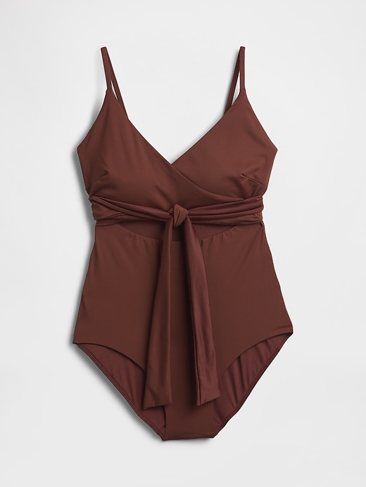 L'image numéro 4 présente Maillot de bain une pièce cache-cœur à découpes