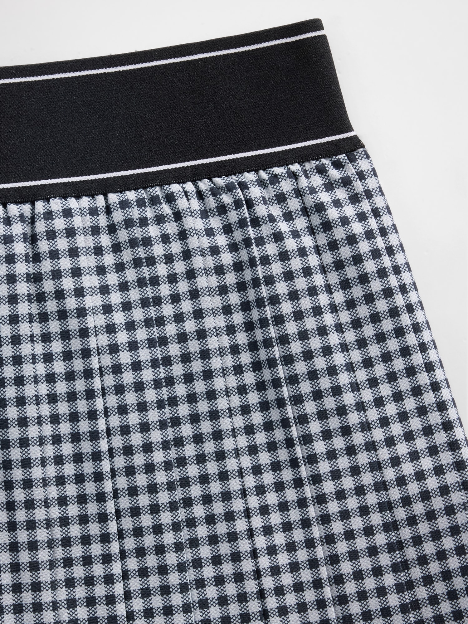 L'image numéro 6 présente Jupe-short d’entraînement à plis GapFit