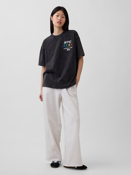 L'image numéro 2 présente T-shirt surdimensionné à imprimé