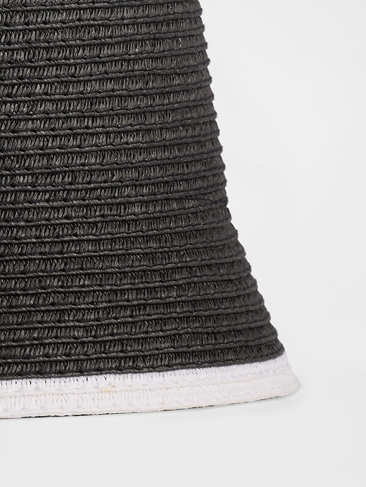 L'image numéro 2 présente Chapeau cloche en paille