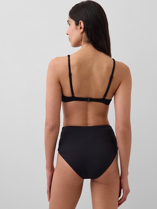 L'image numéro 2 présente Bas de bikini à taille haute