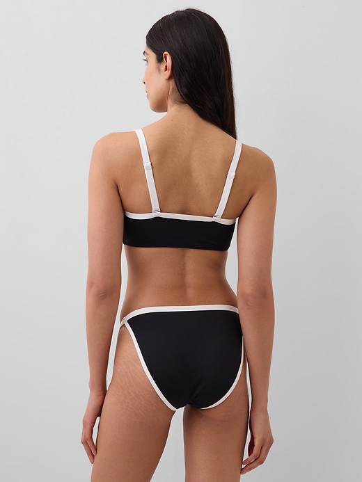 L'image numéro 2 présente Haut de bikini de style bandeau