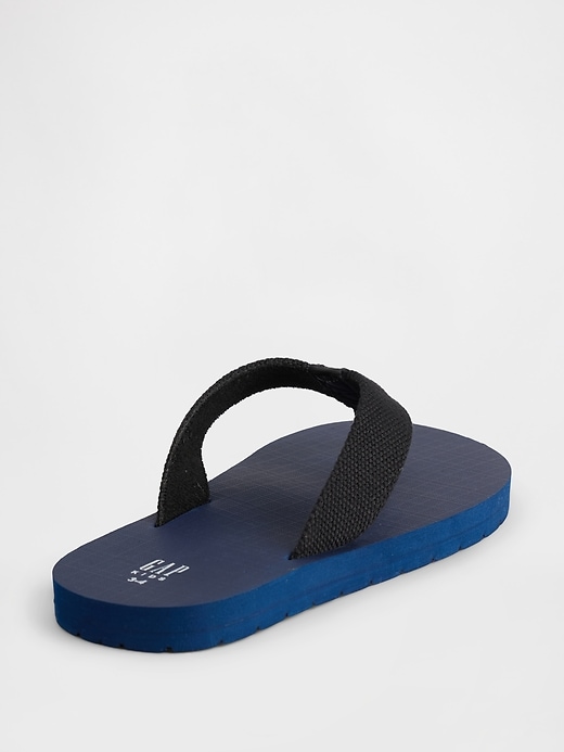 L'image numéro 4 présente Sandales de plage à bride en toile pour Enfant