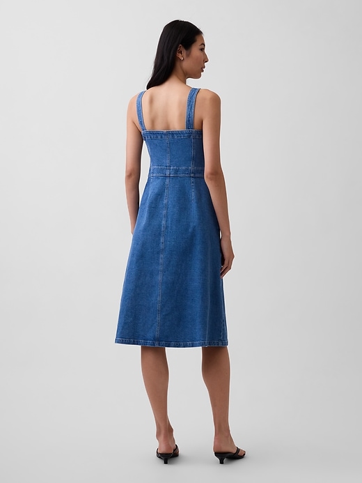 L'image numéro 2 présente Robe mi-longue à boutons en denim