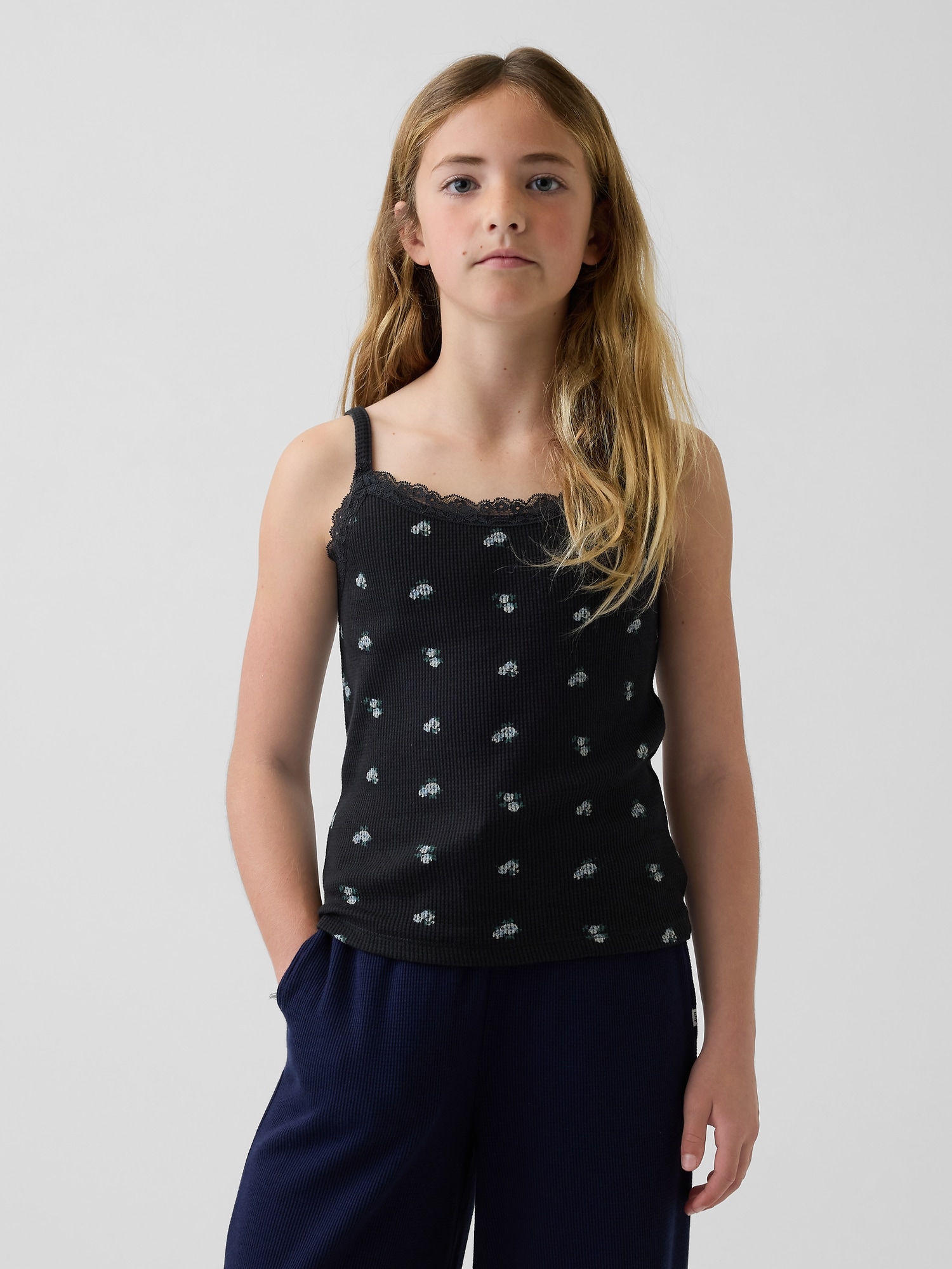 CAMISOLE GAUFRÉE À BORDURE EN DENTELLE POUR ENFANT