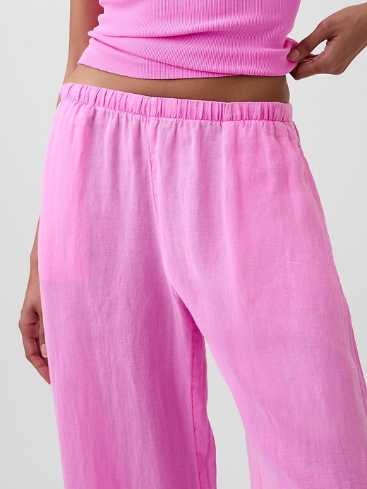 L'image numéro 8 présente Pantalon confort à jambe large en mélange de lin