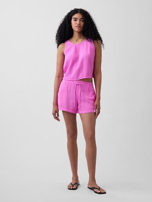 L'image numéro 1 présente Short confort en gaze de coton à taille mi-haute de 10 cm