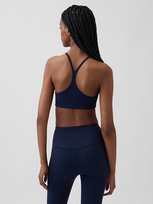 L'image numéro 2 présente Soutien-gorge de sport lisse GapFit à dos nageur