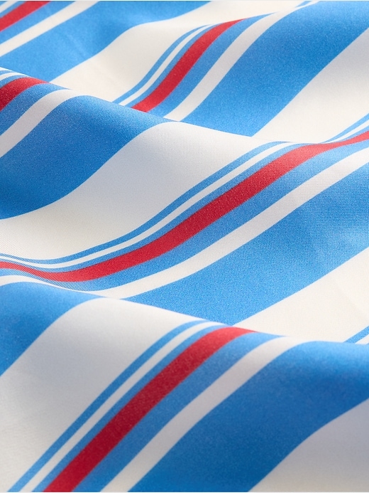 L'image numéro 3 présente Bandana surdimensionné en soie