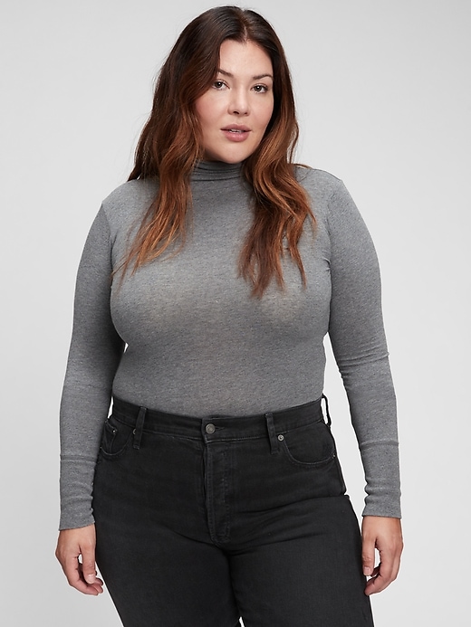 L'image numéro 2 présente T-shirt à col entonnoir