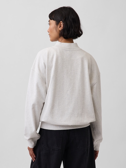 L'image numéro 3 présente Chandail surdimensionné à col cheminée en jersey bouclette VintageDoux