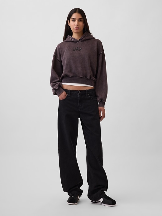 L'image numéro 3 présente Chandail à capuchon court à logo VintageDoux