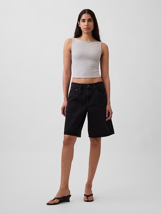 L'image numéro 2 présente Camisole courte à col bateau en jersey moulant