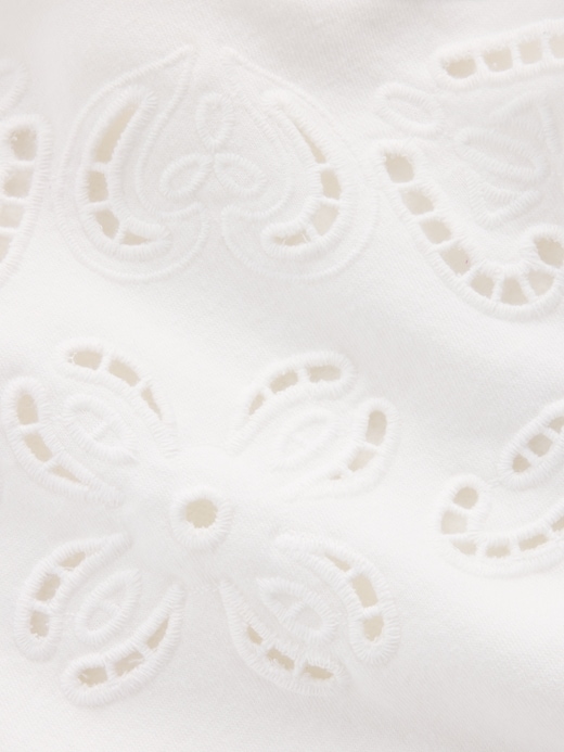 L'image numéro 4 présente Chandail court en coton ouaté surdimensionné à broderie anglaise VintageDoux