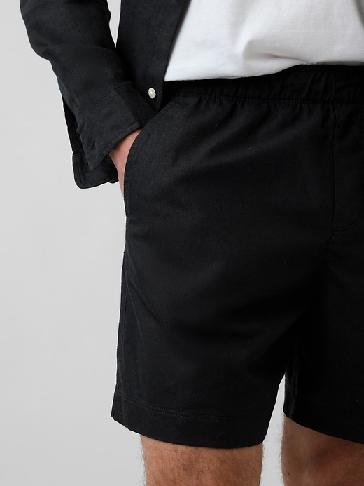 Image number 5 showing, 5.5" Linen-Blend Relaxed Shorts