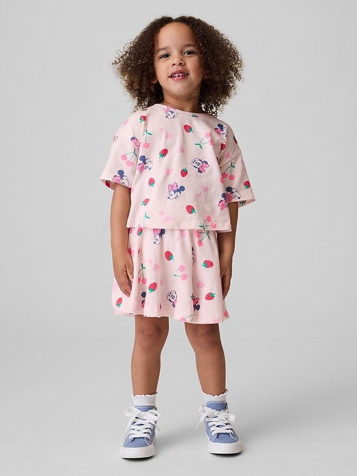 L'image numéro 1 présente Ensemble avec jupe-short Gap × Disney pour Bébé et Toute-petite