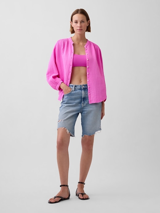 L'image numéro 2 présente Chemisier surdimensionné sans col en gaze de coton