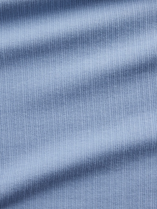 L'image numéro 4 présente Camisole côtelée moderne