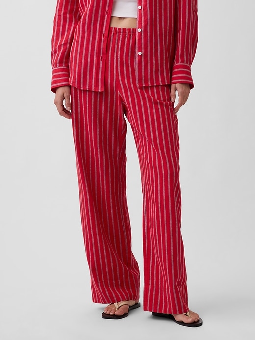 L'image numéro 2 présente Pantalon confort à jambe large en mélange de lin