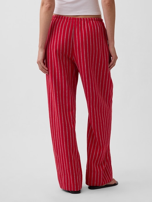 L'image numéro 4 présente Pantalon confort à jambe large en mélange de lin