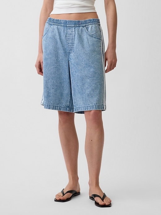 Image number 2 showing, 11" Mid Rise UltraSoft Easy Stripe Longline Denim Shorts