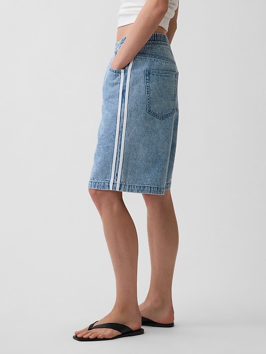 Image number 3 showing, 11" Mid Rise UltraSoft Easy Stripe Longline Denim Shorts