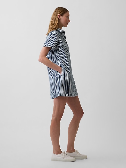 L'image numéro 3 présente Robe courte à enfiler en denim rayé