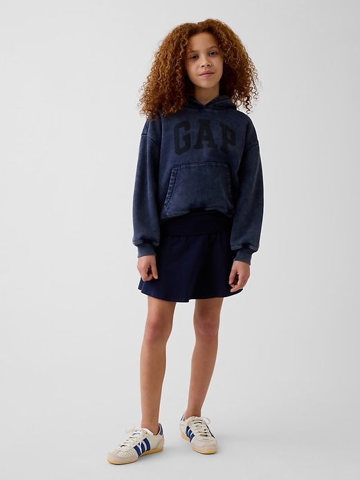 L'image numéro 1 présente Jupe-short à taille repliable pour Enfant