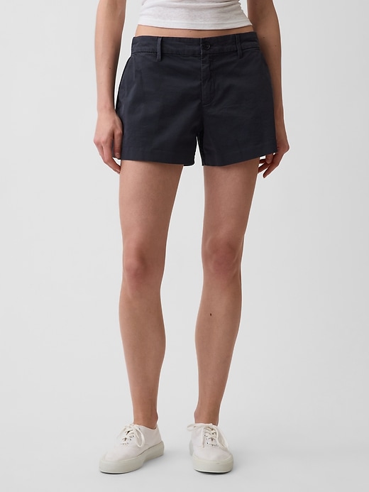 L'image numéro 2 présente Short kaki à taille mi-basse