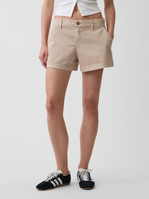 L'image numéro 2 présente Short kaki à taille mi-basse