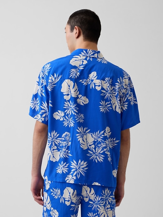 L'image numéro 3 présente Chemise décontracté à col plat ouvert