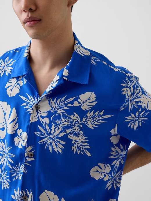 L'image numéro 4 présente Chemise décontracté à col plat ouvert