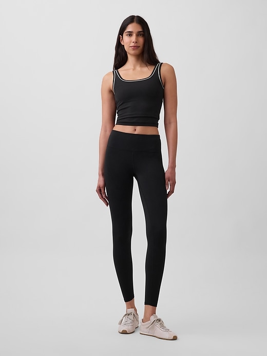 L'image numéro 4 présente Camisole à soutien-gorge intégré lisse GapFit