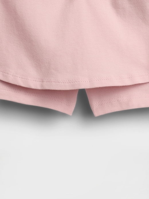 L'image numéro 4 présente Jupe-short à taille repliable pour Enfant