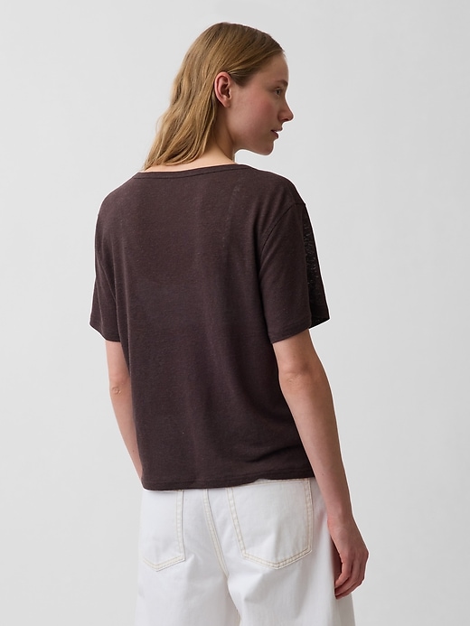 L'image numéro 3 présente T-shirt décontracté à encolure en V en mélange de lin