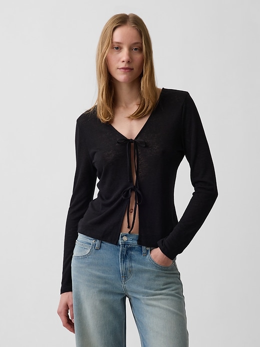 L'image numéro 1 présente Cardigan à nouer à l’avant en mélange de lin